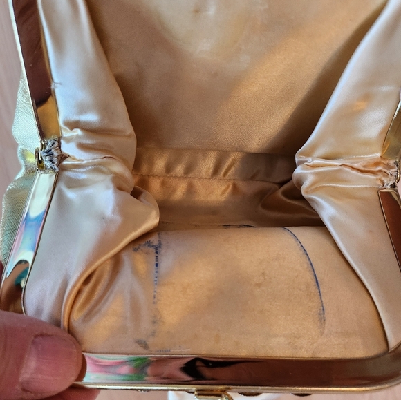 Elegant Gold Women's Clutch - Picture 10 of 17